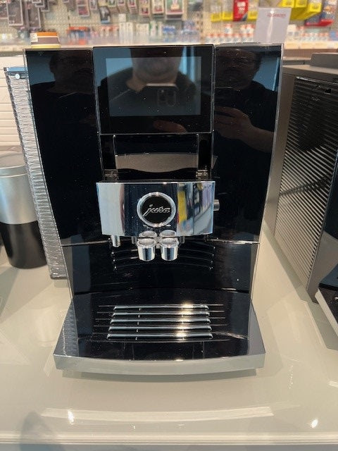 JURA Kaffeevollautomat Z10 (EA) (Vorführgerät)