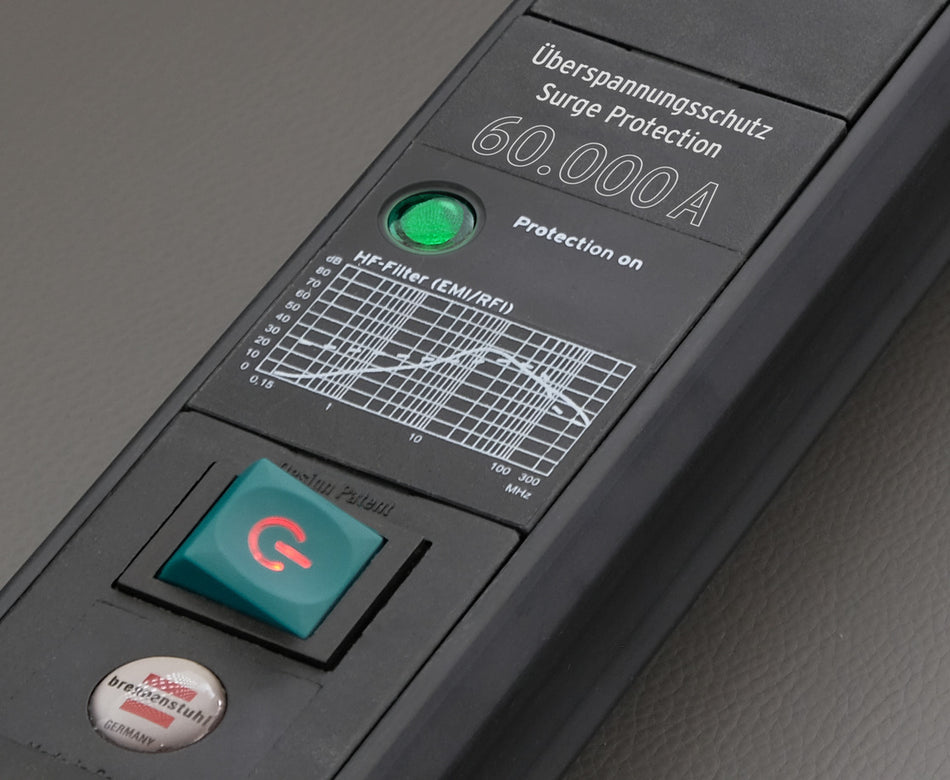 Premium-Line Steckdosenleiste 6-fach mit Überspannungsschutz bis zu 60.000 A (Mehrfachsteckdose mit 3m Kabel, Schalter und 2x USB max. 3.10A, Steckdosenleiste Wandmontage, Made in Germany)