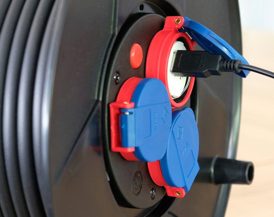 USB Steckdosenadapter (zum Einstecken in ein Steckdosennest, 2,4A, kompatibel mit Brennenstuhl IP44 Steckdosen und Kabeltrommeln)