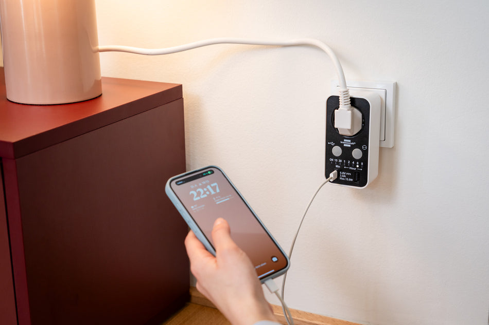 Countdown Timer-Steckdose mit USB A und USB C für die Verwendung im Innenbereich (Timer mit integrierter LED Anzeige, Countdown in 7 Stufen einstellbar, mit erhöhtem Berührungsschutz)